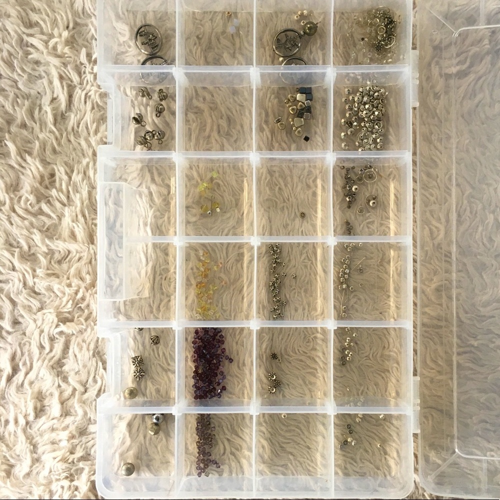 Beader’s Paradise Mixed Beads - READ DESCRIPTION